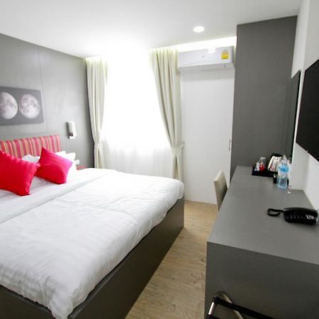 Coco@20 Hotel Bangkok Bagian luar foto